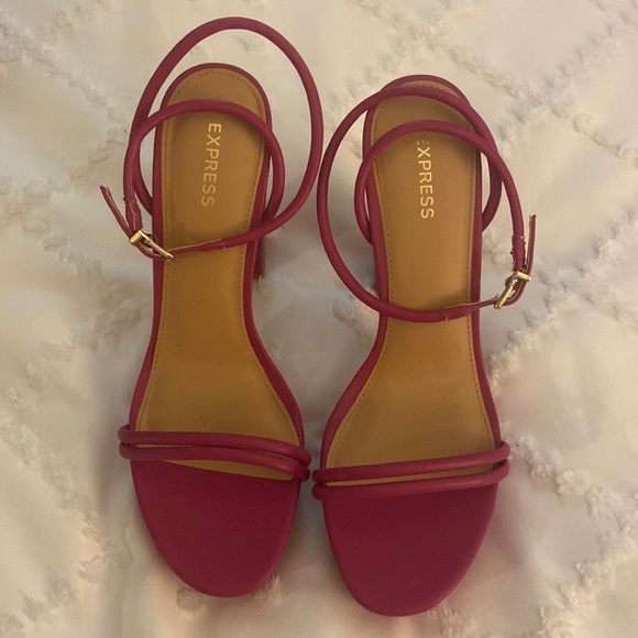 Express Shoes - Express round strap platform heeled sandals